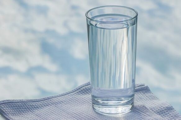 een glas water voor een lui dieet